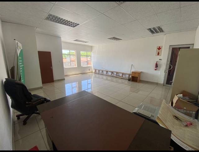 53M² BUILDING TO LET IN RUSTENBURG CENTRAL